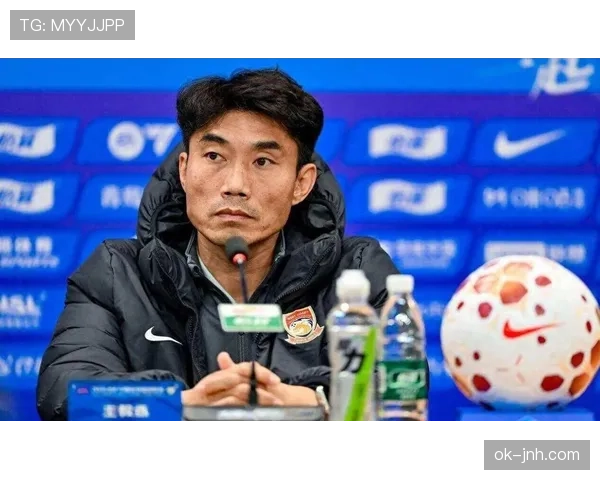 郑智高效抢断撕开对手防线本赛季角色转型显著